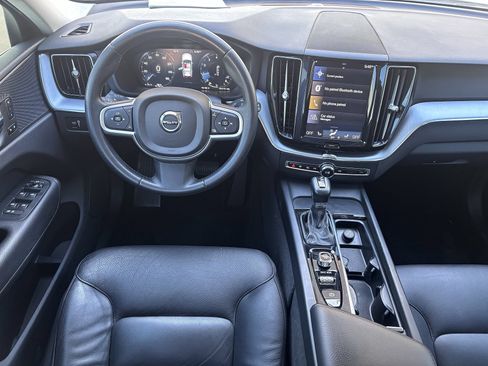 Used 2020 Volvo XC60 T6 Momentum AWD/4WD image 18