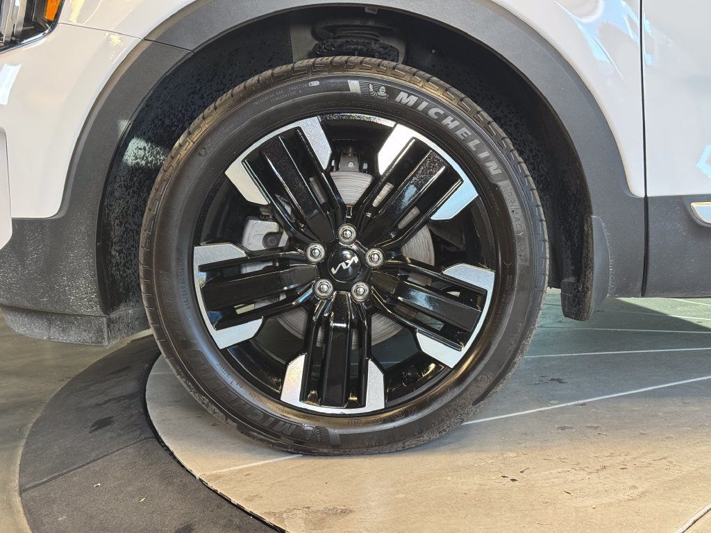 Used 2024 Kia Telluride SX Prestige w/ Towing Package AWD/4WD image 27