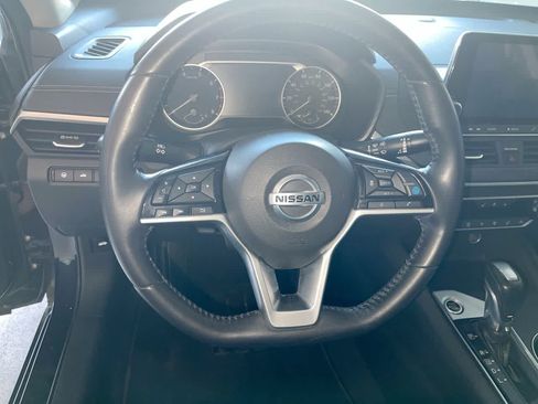 Used 2019 Nissan Altima 2.5 SV FWD image 14