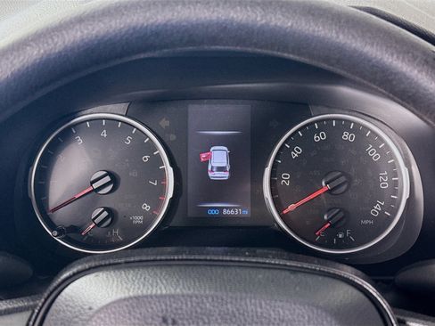 Used 2021 Toyota RAV4 LE FWD image 14