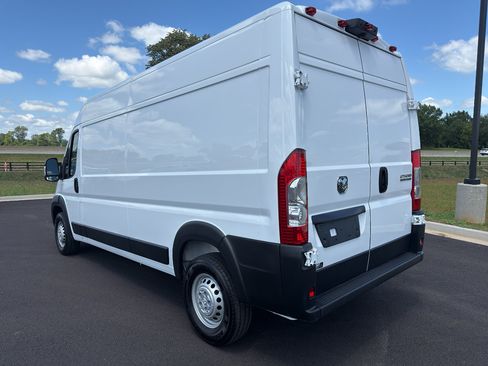 Used 2026 RAM ProMaster 2500 w/ Convenience Group FWD image 7