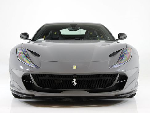 Used 2019 Ferrari 812 Superfast RWD image 12
