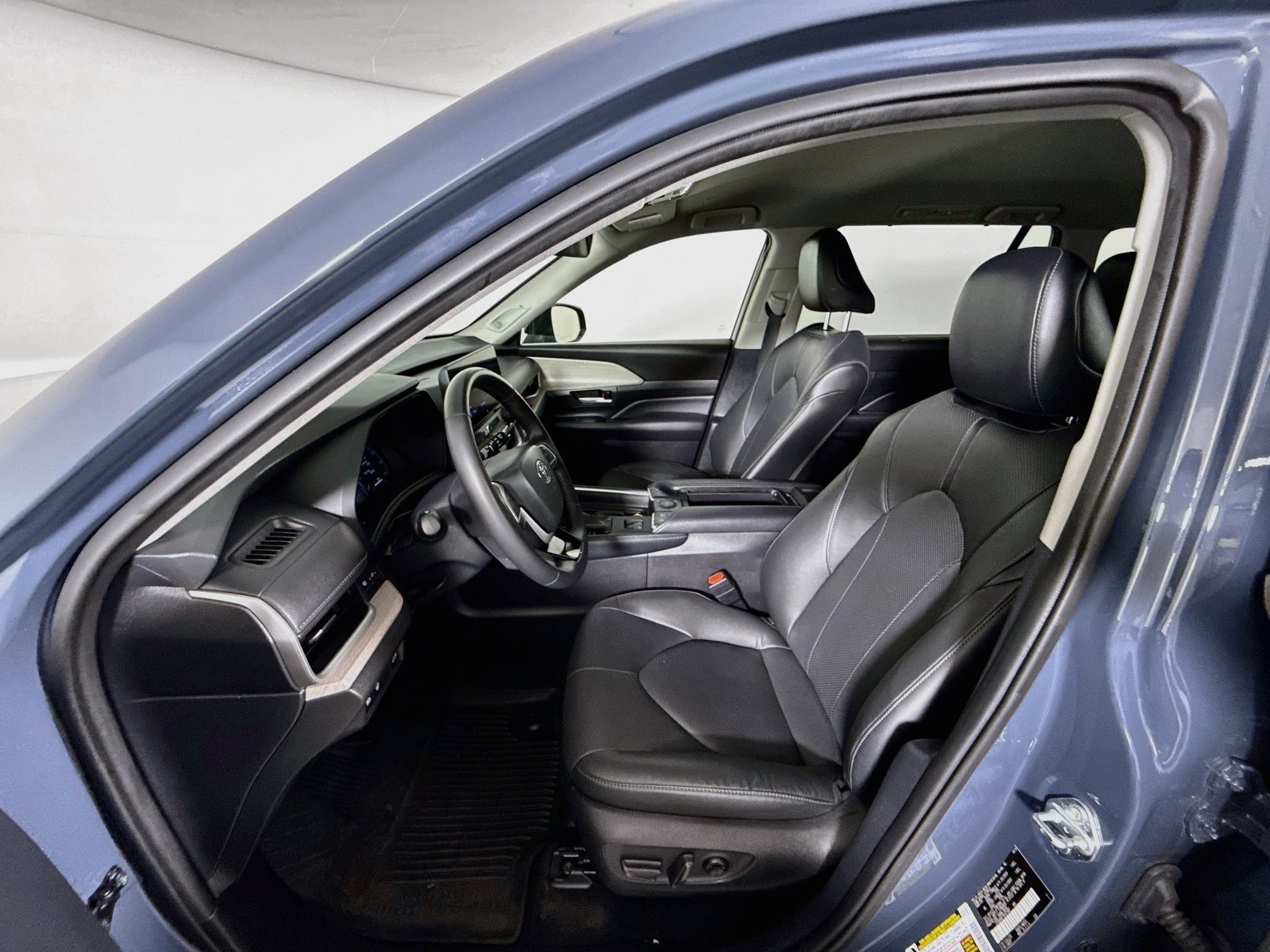 Used 2024 Toyota Grand Highlander AWD image 11