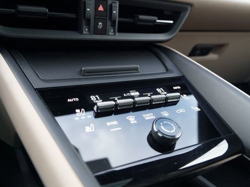 Certified 2025 Porsche Macan 4 Electric AWD/4WD image 27