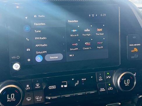 Used 2023 Toyota Highlander XSE FWD image 21