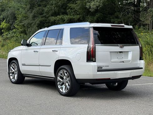 Used 2019 Cadillac Escalade Platinum AWD/4WD image 3
