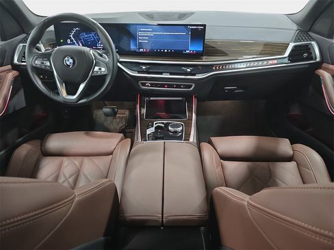 Certified 2025 BMW X5 xDrive40i w/ Parking Assistance Package image 9