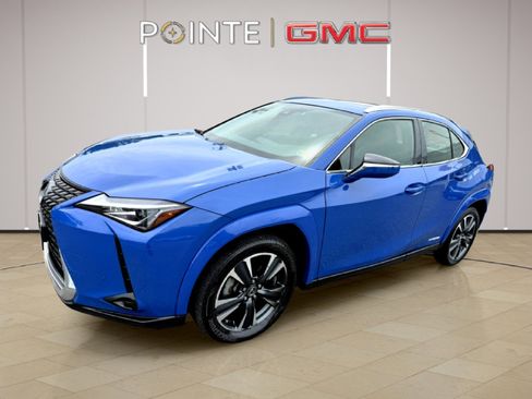 Used 2022 Lexus UX 250h w/ Premium Package image 2