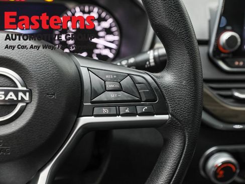 Used 2024 Nissan Altima 2.5 SV image 16