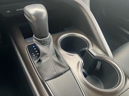 Used 2021 Toyota Camry SE image 25