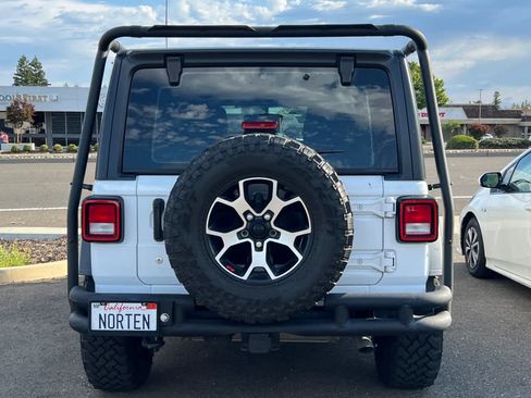 Used 2018 Jeep Wrangler Unlimited Sport AWD/4WD image 5