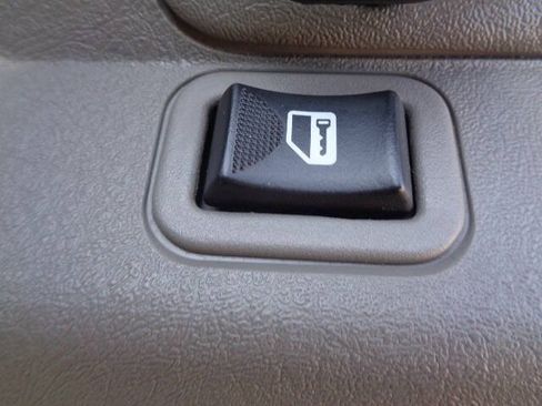 Used 2021 Chevrolet Express 2500 w/ Communications Package RWD image 22