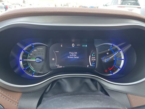 Used 2021 Chrysler Pacifica Limited w/ Premium & Safety Sphere Group image 14