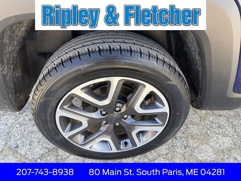 Used 2018 Jeep Renegade Latitude w/ Cold Weather Group image 13