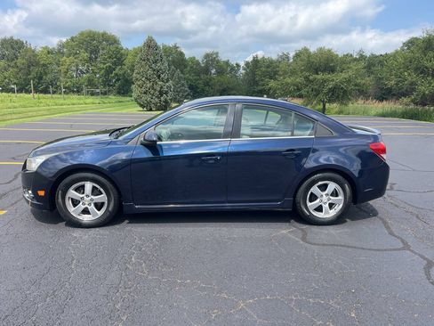 Used 2011 Chevrolet Cruze LT w/ RS Package FWD image 2