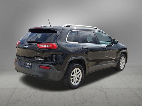 Used 2017 Jeep Cherokee Latitude image 6