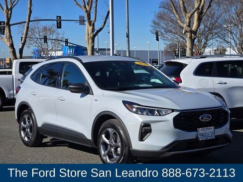 Used 2025 Ford Escape ST-Line w/ Equipment Group 301A image 8