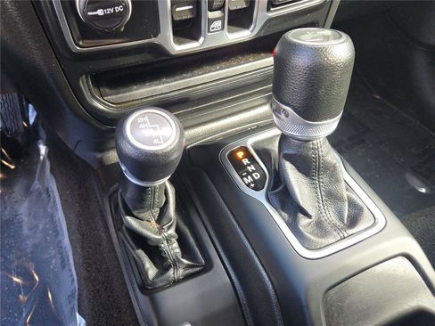 Used 2022 Jeep Wrangler Unlimited Sport AWD/4WD image 27