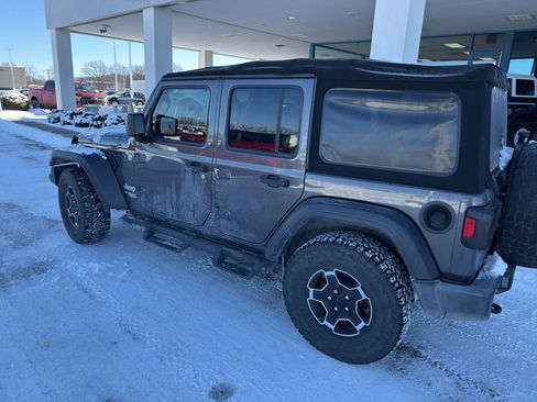 Used 2018 Jeep Wrangler Unlimited Sport S image 8