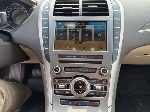 Used 2018 Lincoln MKZ Reserve w/ Luxury Package image 10