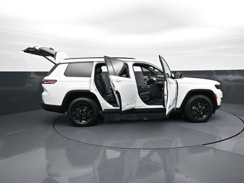 Used 2024 Jeep Grand Cherokee L Laredo RWD image 36