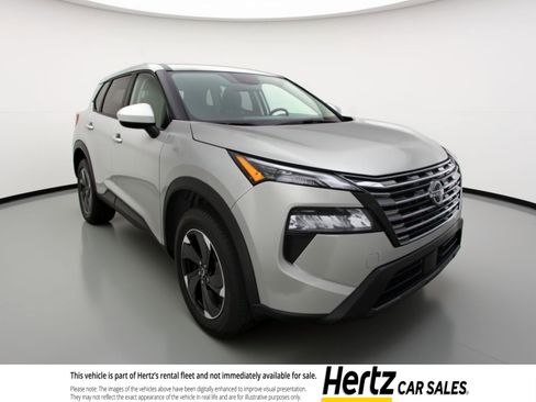 Used 2025 Nissan Rogue SV image 1