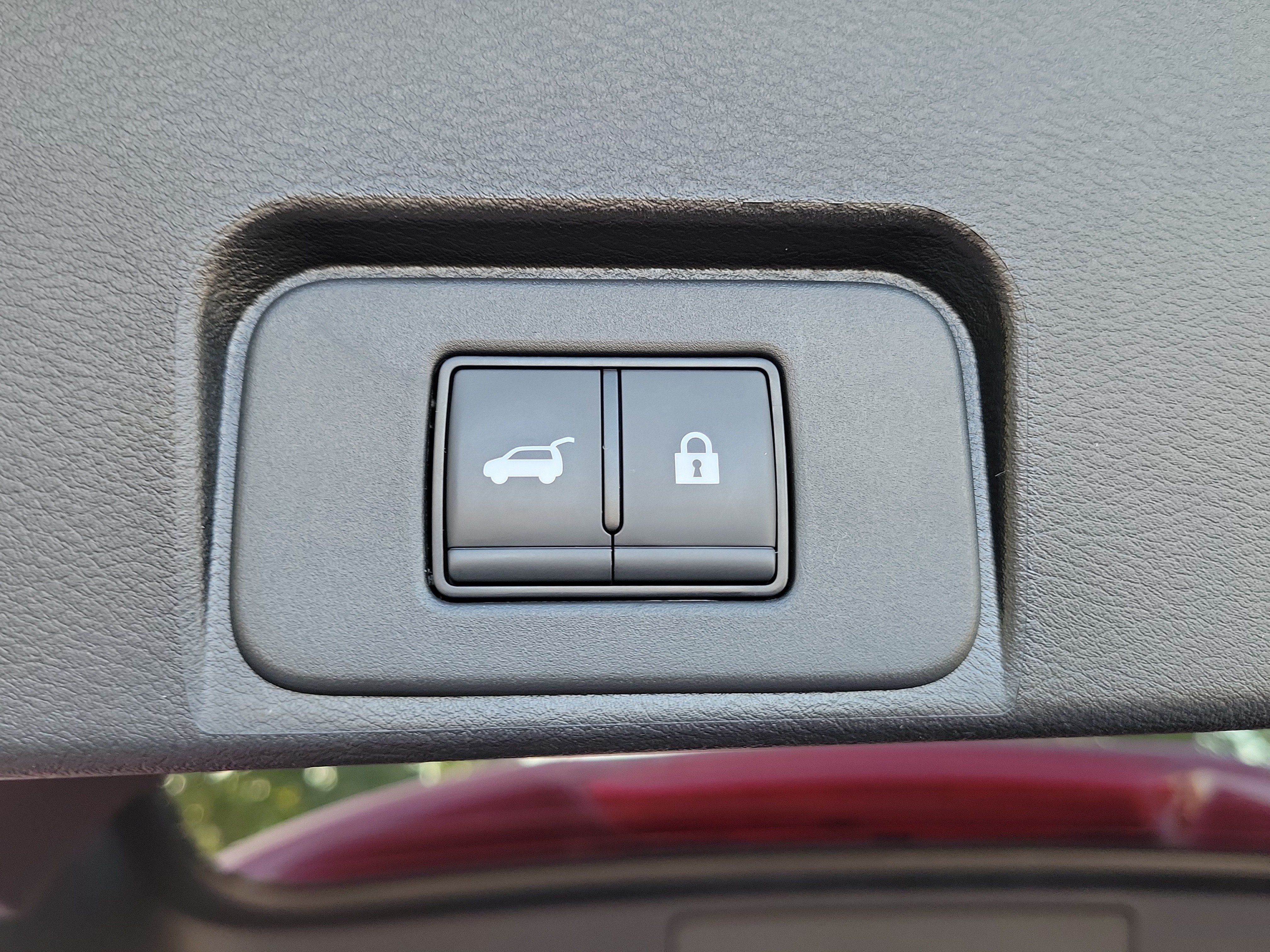 Certified 2025 Nissan Rogue SV w/ SV Premium Package FWD image 9