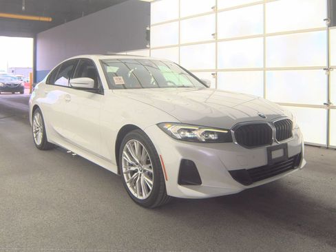 Used 2023 BMW 330i Sedan w/ Premium Package RWD image 4