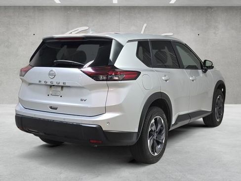 Used 2024 Nissan Rogue SV image 16
