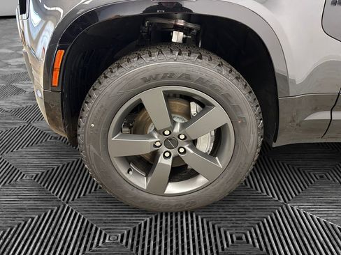 New 2026 Land Rover Defender 110 X-Dynamic SE image 14