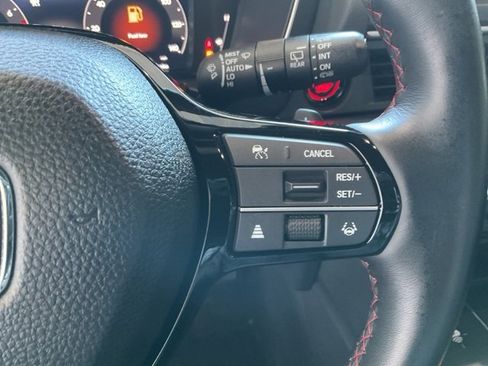 Certified 2025 Honda Pilot Black Edition image 14