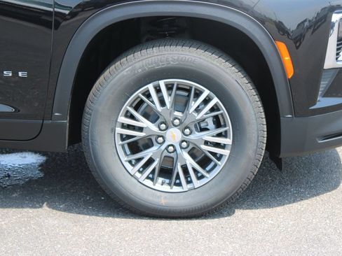 New 2027 Chevrolet Traverse LT w/ Driver Confidence Package FWD image 12