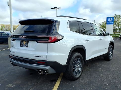 Used 2025 GMC Acadia Elevation AWD/4WD image 12