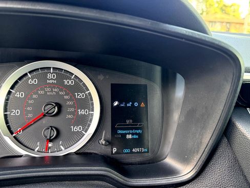 Used 2020 Toyota Corolla SE image 12