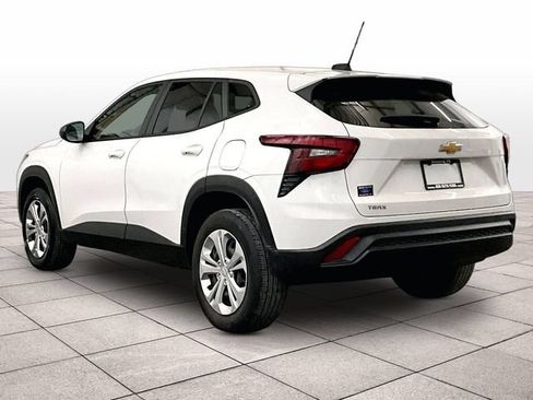 Used 2024 Chevrolet Trax LS FWD image 10