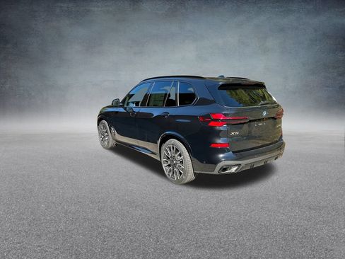 Used 2026 BMW X5 xDrive50e w/ M Sport Package AWD/4WD image 8