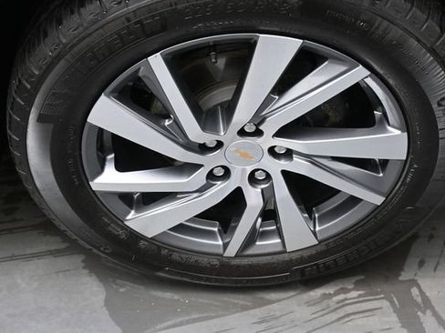Used 2024 Chevrolet Equinox Premier FWD image 31