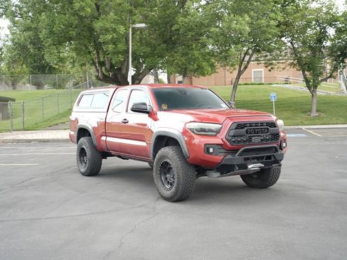 Used 2020 Toyota Tacoma SR w/ SX Package AWD/4WD image 4