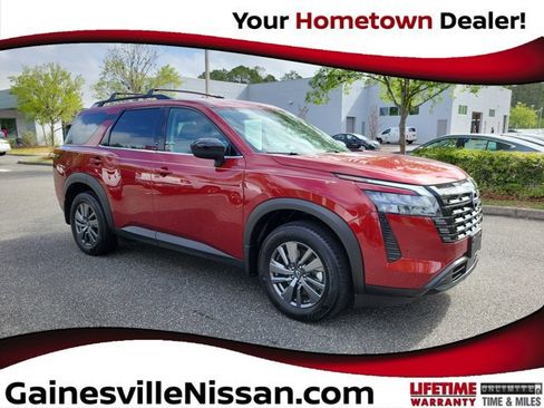 Used 2026 Nissan Pathfinder SV image 1