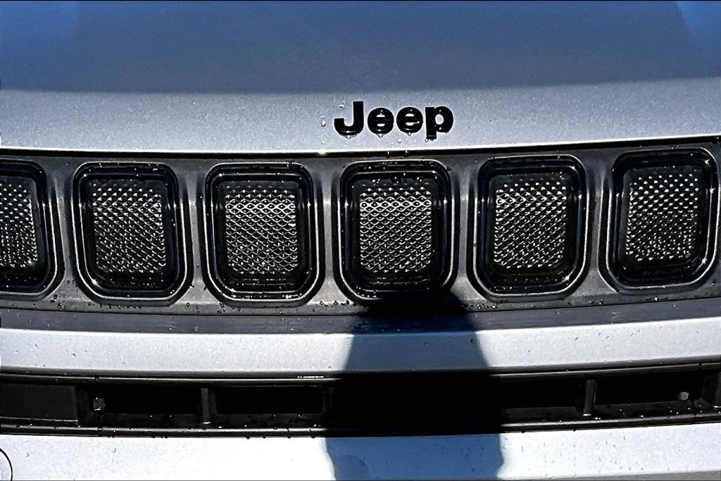Used 2022 Jeep Compass Latitude AWD/4WD image 31
