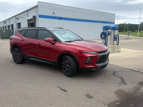 Used 2023 Chevrolet Blazer RS w/ Enhanced Convenience Package AWD/4WD image 7
