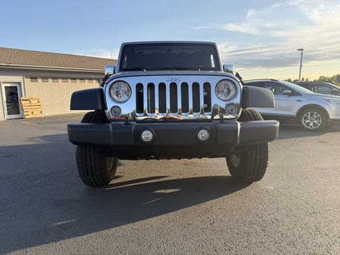 Used 2016 Jeep Wrangler Unlimited Sport w/ Power Convenience Group image 5