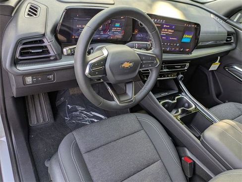 New 2026 Chevrolet Traverse LT w/ Driver Confidence Package image 10