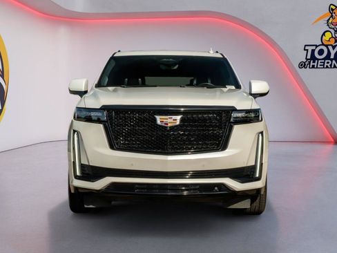 Used 2022 Cadillac Escalade ESV Sport Platinum RWD image 2