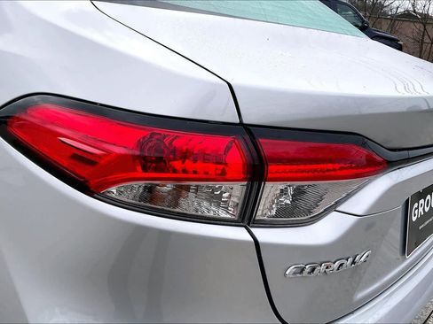 Used 2025 Toyota Corolla LE image 28