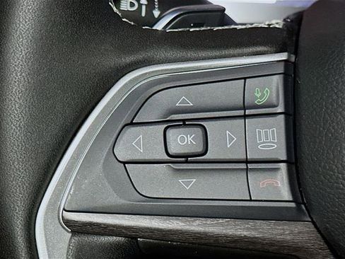 New 2025 Jeep Grand Cherokee L Limited w/ Luxury Tech Group II image 28