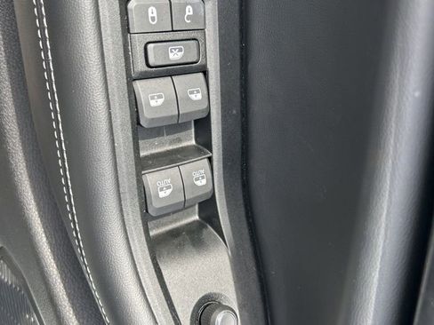 Used 2025 Jeep Grand Cherokee L Altitude AWD/4WD image 17