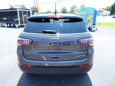 Used 2018 Jeep Compass Limited w/ Navigation Group FWD image 5