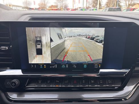 Used 2024 Chevrolet Silverado 2500 ZR2 w/ Technology Package image 26