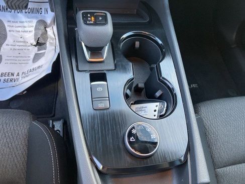 Used 2024 Nissan Rogue SV image 20